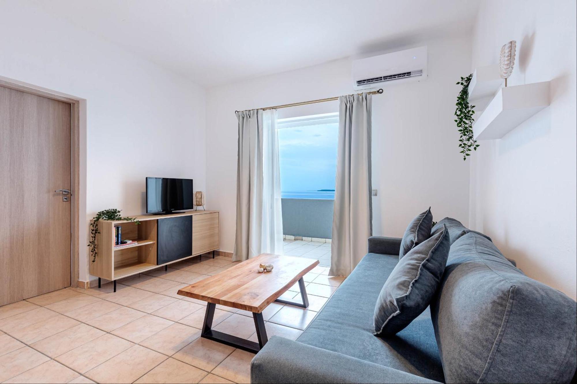 Oceanis Aparthotel 3*